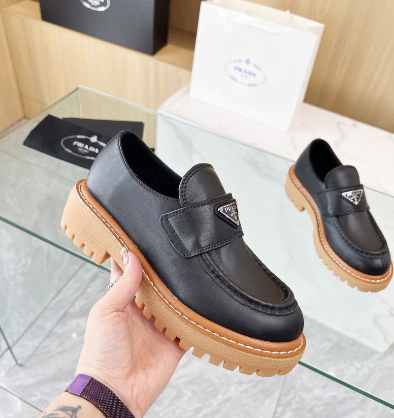 Pra*a leather shoes
